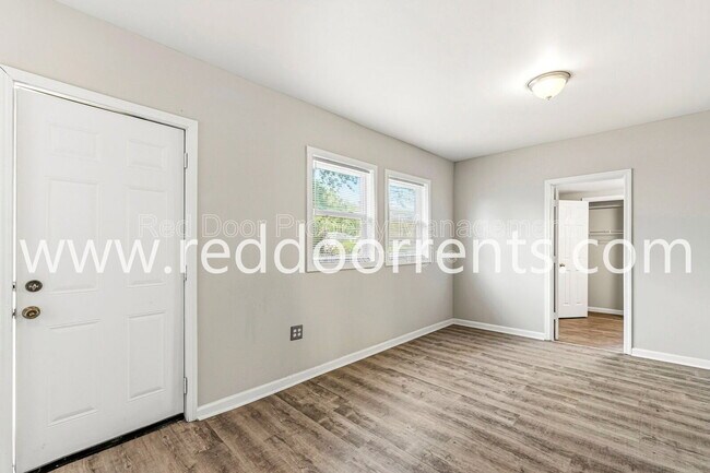Building Photo - 3207 N Arsenal Ave