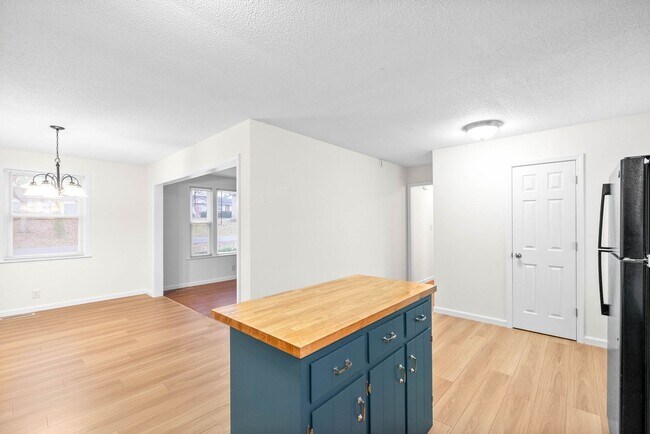Building Photo - 2522 Timberwood Dr