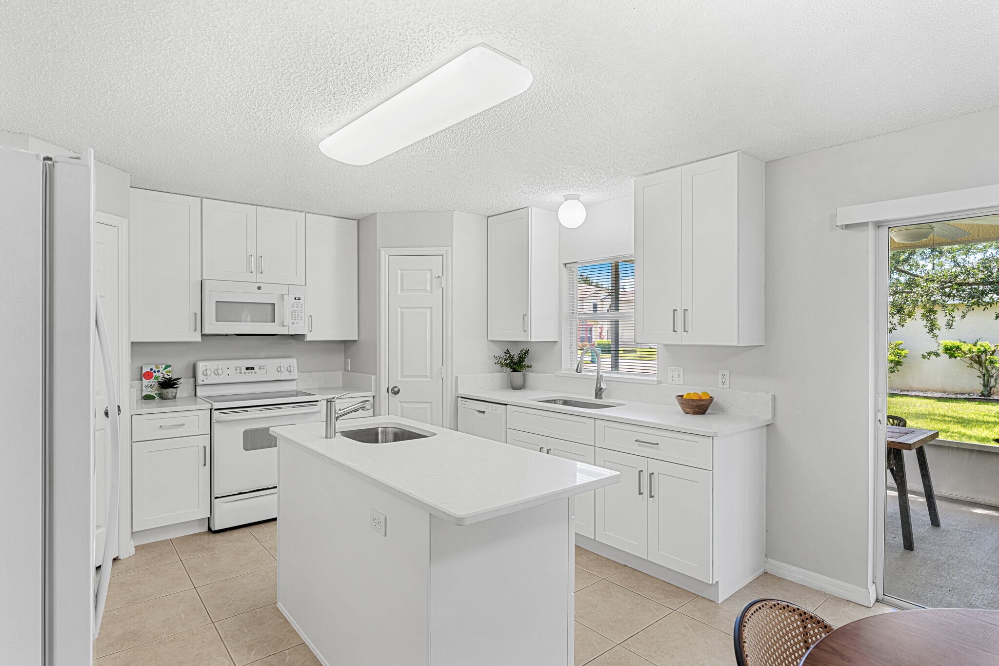 Building Photo - 2223 Dryden Ct