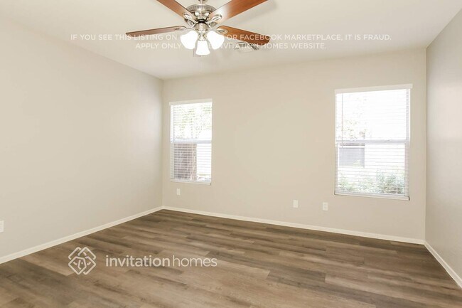 Building Photo - 12934 W Laurel Ln