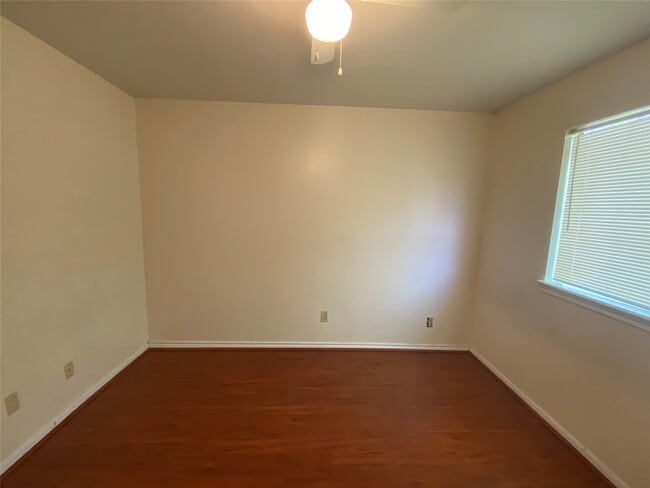 Building Photo - 14706 Woodward Gardens Dr