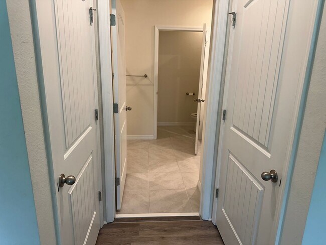 Building Photo - 2 Bedroom + Office / 2 Bath Duplex for Rent in Leesburg -  Move In Special !!!!
