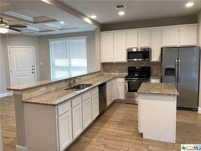 Building Photo - 2024 Rueben Rd