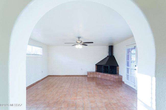 Building Photo - 535 N Cimarron St
