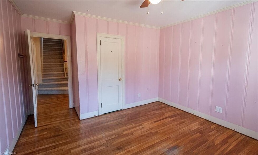 Building Photo - 208 Tremont Dr