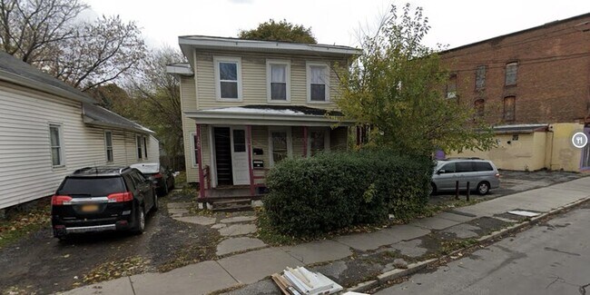 Primary Photo - Lodi Street 1207