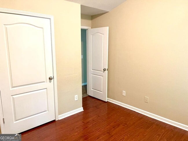 Building Photo - 6938 Rogers Point