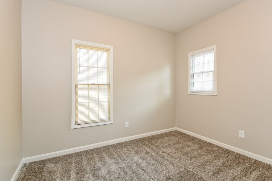 Building Photo - 4167 Arapaho Dr