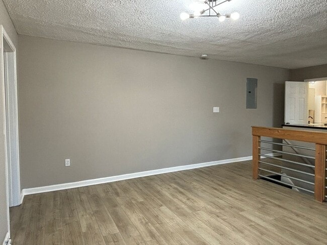 Building Photo - 1338 Barth Ave