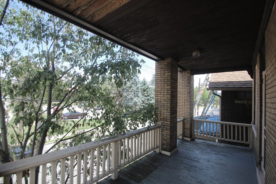 Building Photo - 200 Kelly Ave