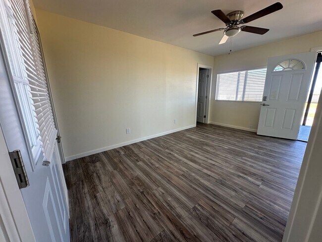 Building Photo - PRIVACY! PRIVACY! Cute newly remodeled 2 bed/1 bath home!