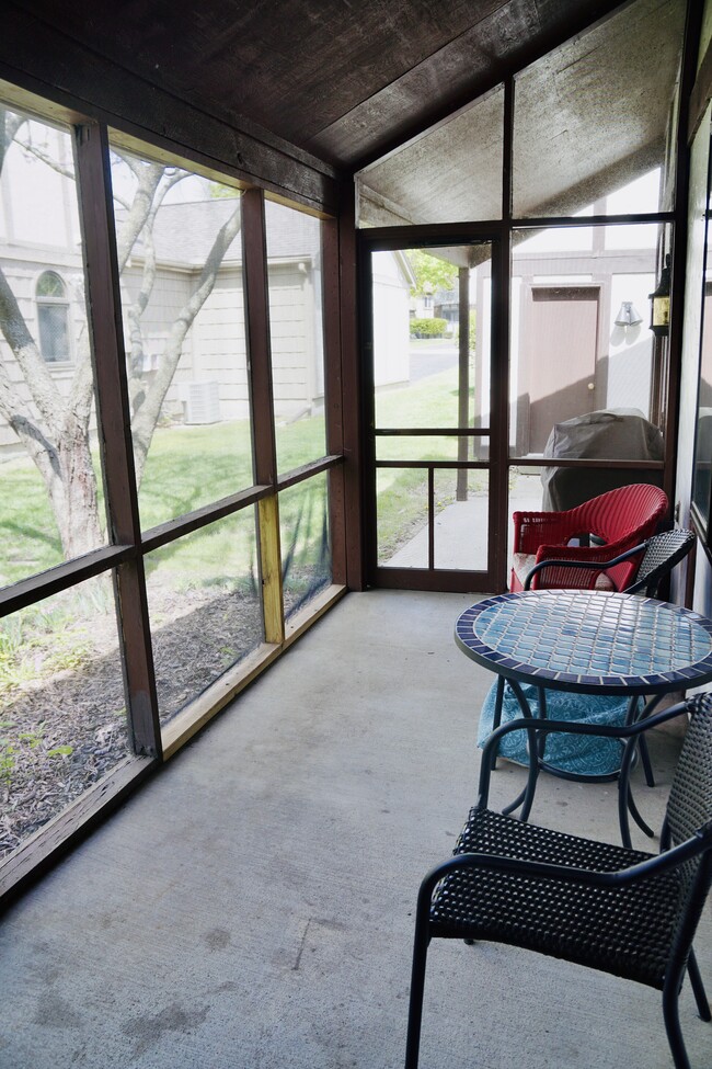 Building Photo - 1303 Kingsridge Ct
