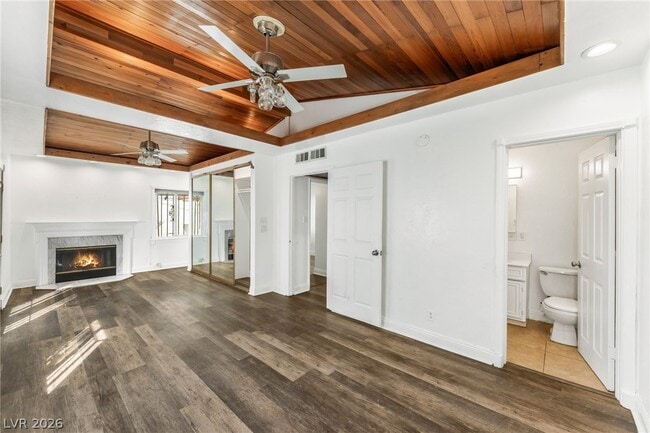 Building Photo - 1828 Hassett Ave