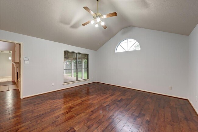 Building Photo - 2306 Millerton Ln