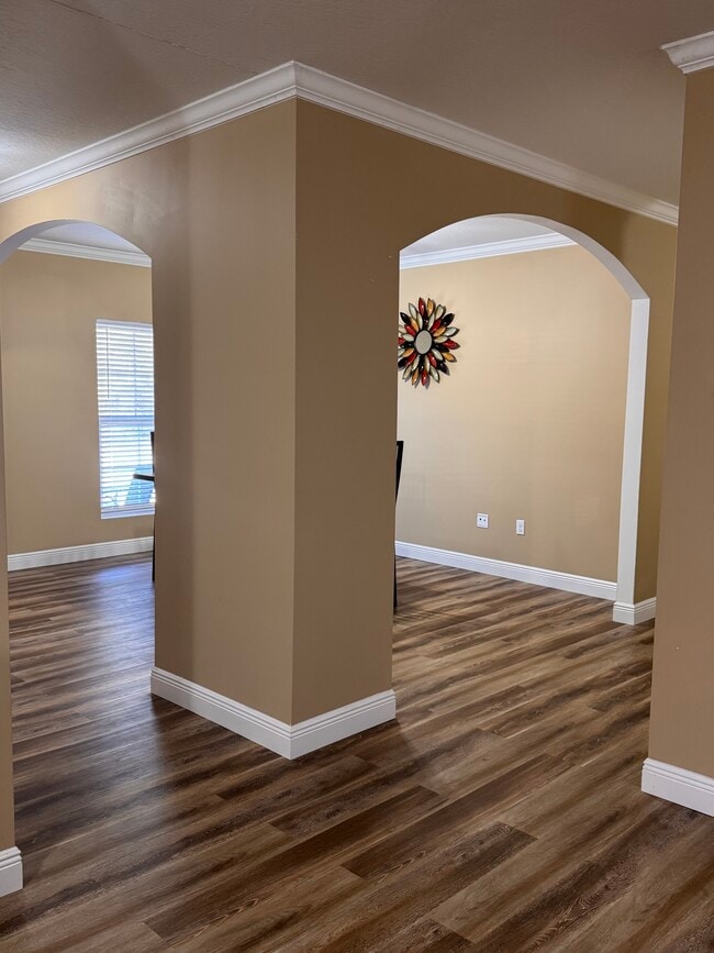 Building Photo - 111 Grovewood Dr