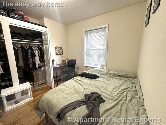 Building Photo - 1056 Cambridge St