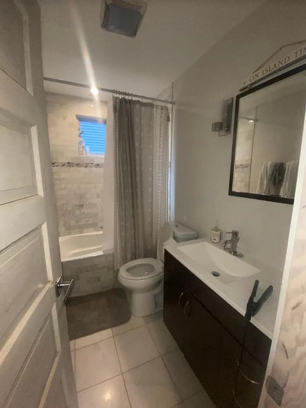 Building Photo - 5 Sudan St