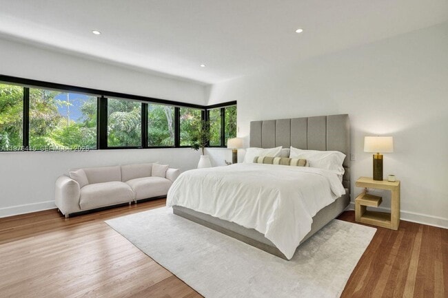 Building Photo - 5735 N Bay Rd