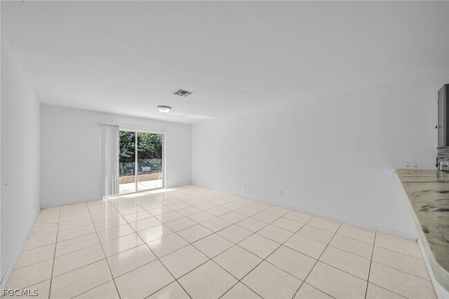 Building Photo - 4549 22nd St SW