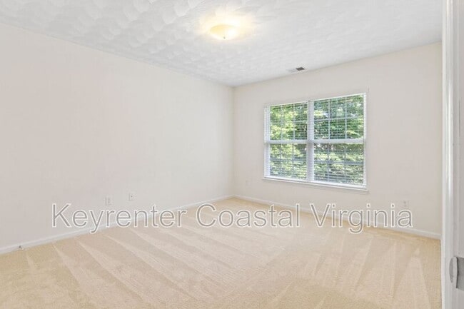Building Photo - 16221 Farah Ct