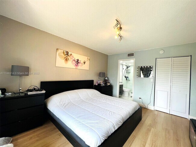 Building Photo - 9044 W Atlantic Blvd