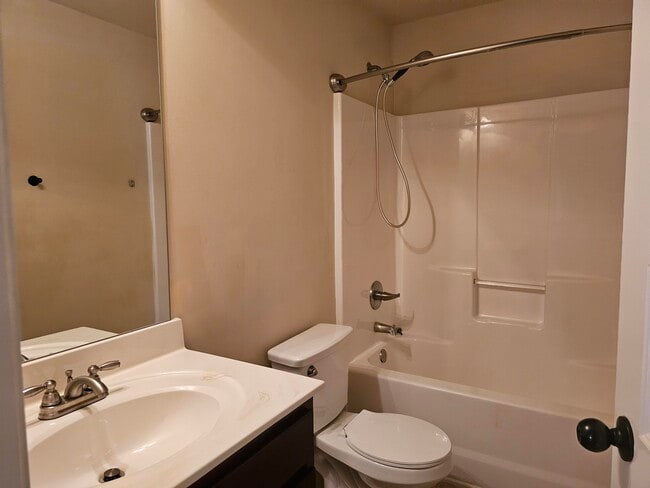 Building Photo - 3342 Grove Landing Cir