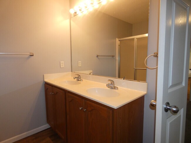 Building Photo - 2483 NE 68th St
