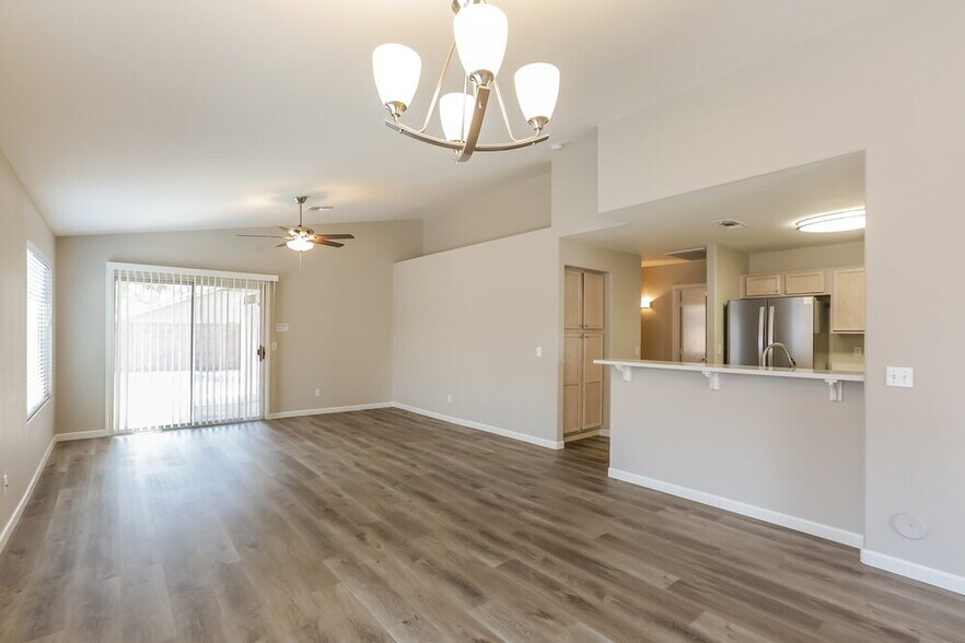 Building Photo - 8643 E Capri Ave