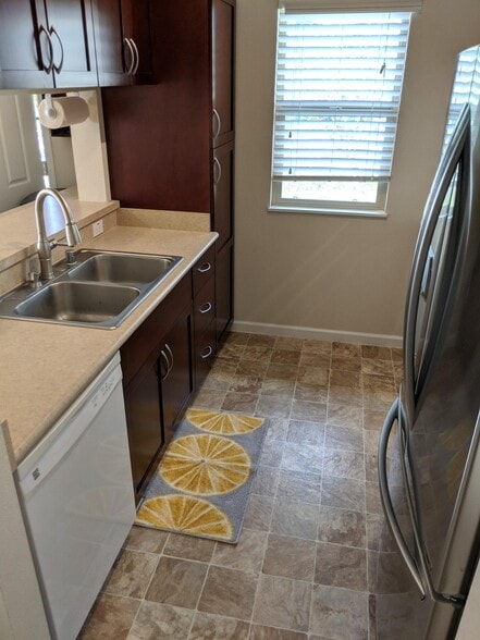 Kitchen - 125 Hoowaiwai Loop Unit 1904