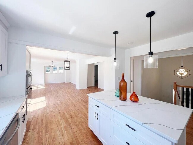 Building Photo - 12 Ginger Ln