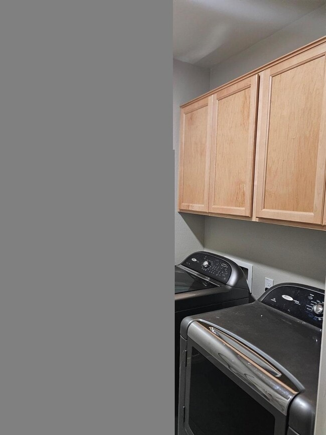 Building Photo - 15092 W Portland St