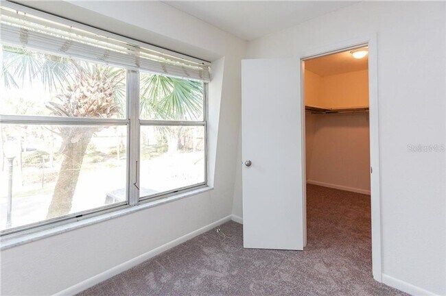 Building Photo - Fantastic 1 /1 x Rent @ Winter Park's Four...