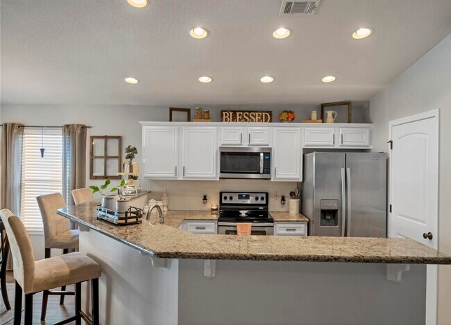 Building Photo - 8390 Island Dr