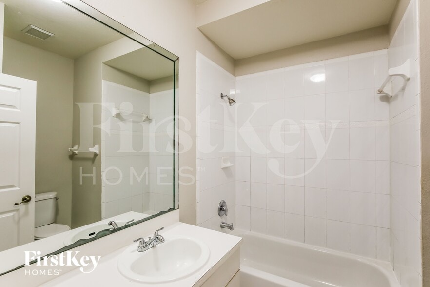 Building Photo - 27598 SW 138th Ave