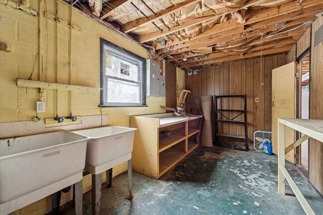 Building Photo - 3 bed 1 Bath Single family home in Valley Township