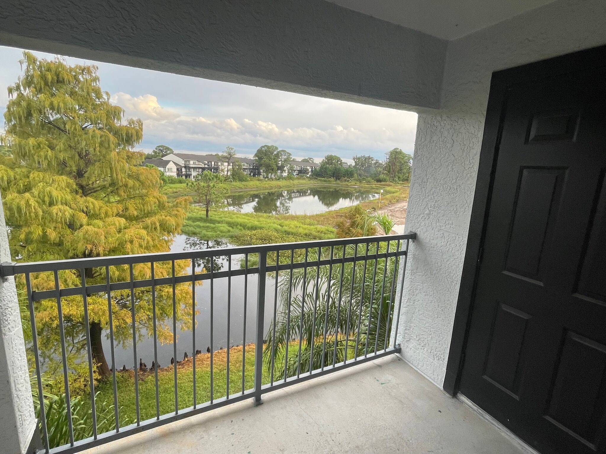 Building Photo - 3714 Palm Desert Ln