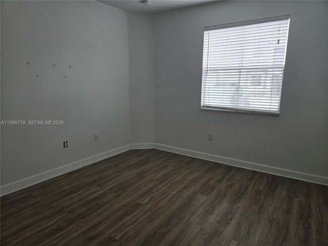 Building Photo - 1536 SE 25th St