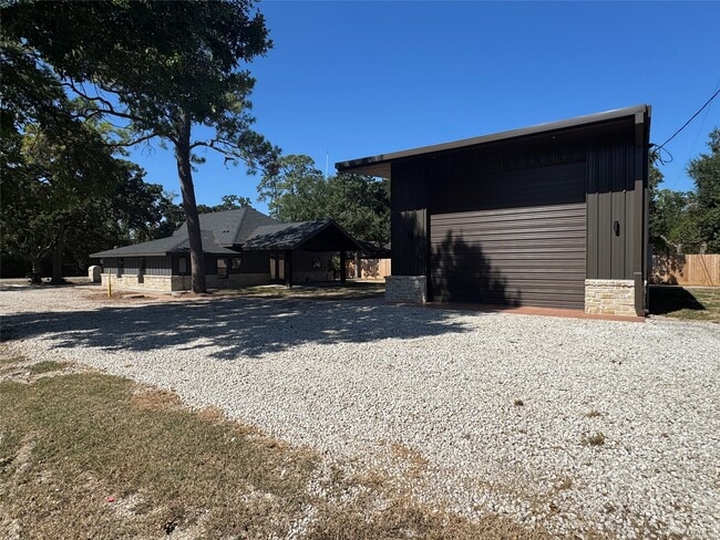 Building Photo - 12518 Mile Dr