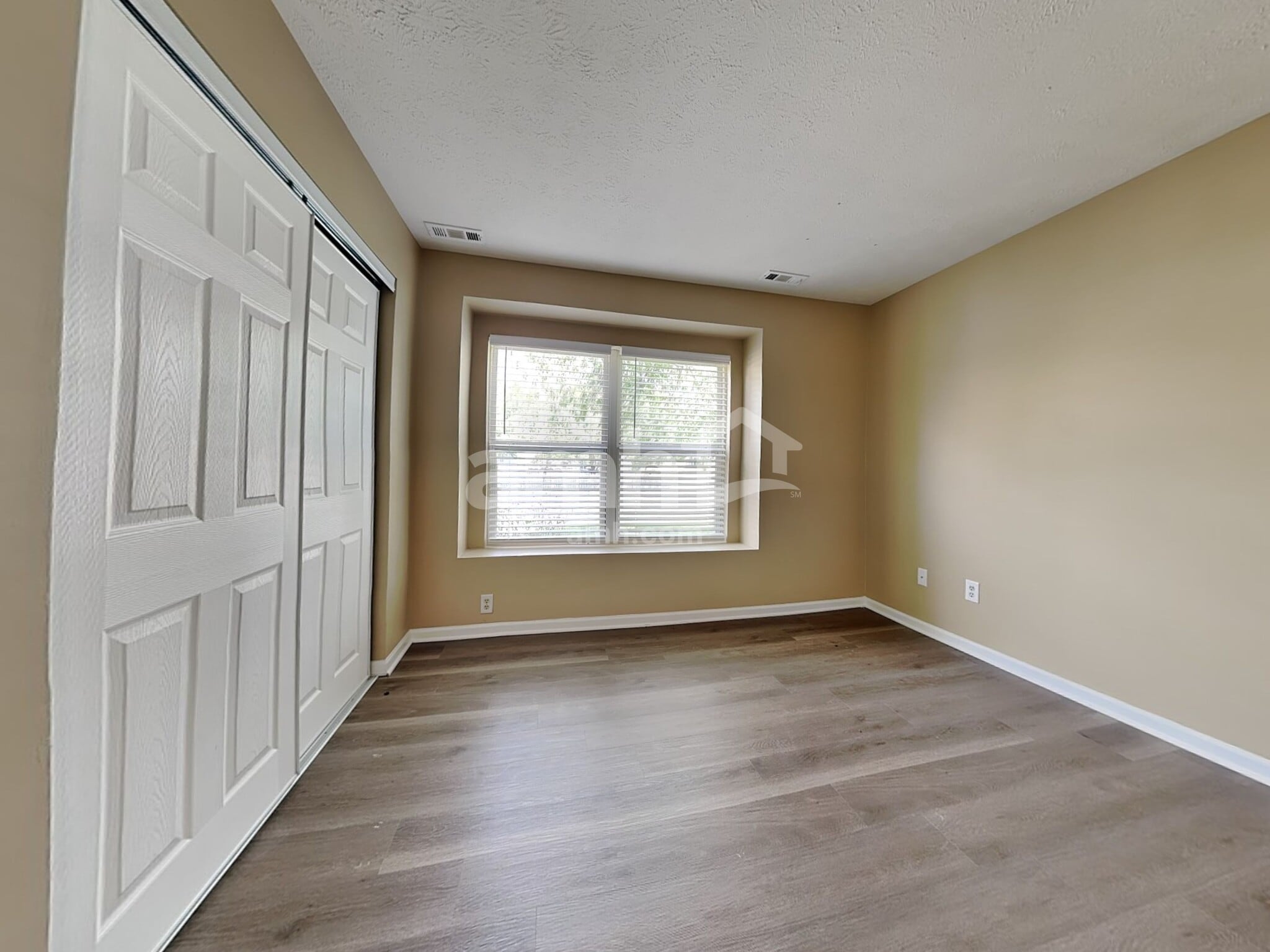 Building Photo - 19 Pond Ln