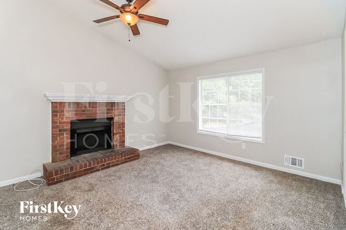Building Photo - 2982 Valley View Cir