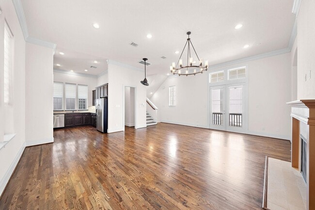 Building Photo - 1048 W 21st St