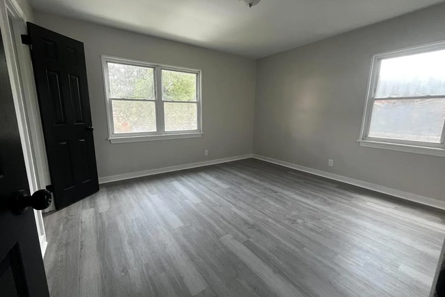 Building Photo - 904 46th St Ensley