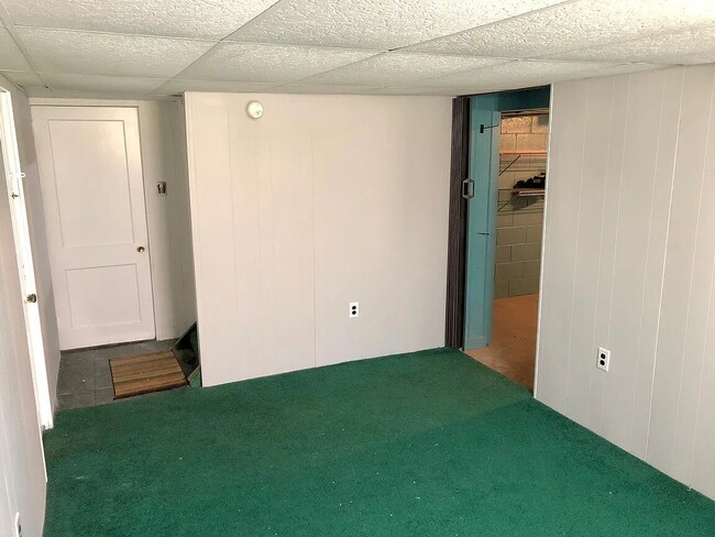 Building Photo - This 3 Bedroom W/ 2 Full Bathroom Home located within walking distance of one of the best high sc...