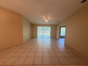 Building Photo - Great 3/2 Ready to rent!