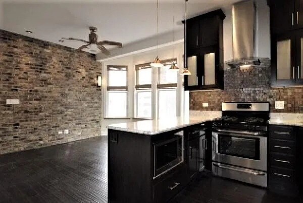 Building Photo - 847 W Addison St