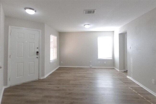 Building Photo - 302 Bird Dog Bend