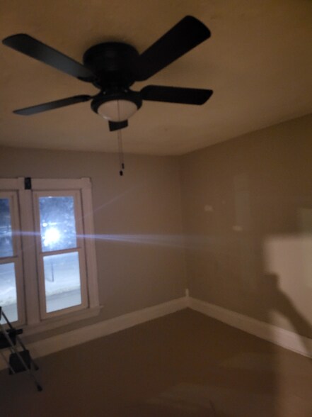 Building Photo - 1405 7th Ave