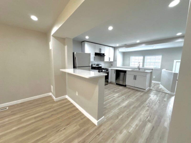 Building Photo - 266 St Helena Ave