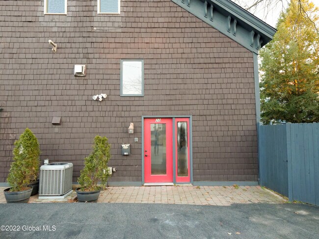 Building Photo - 99 Woodlawn Ave