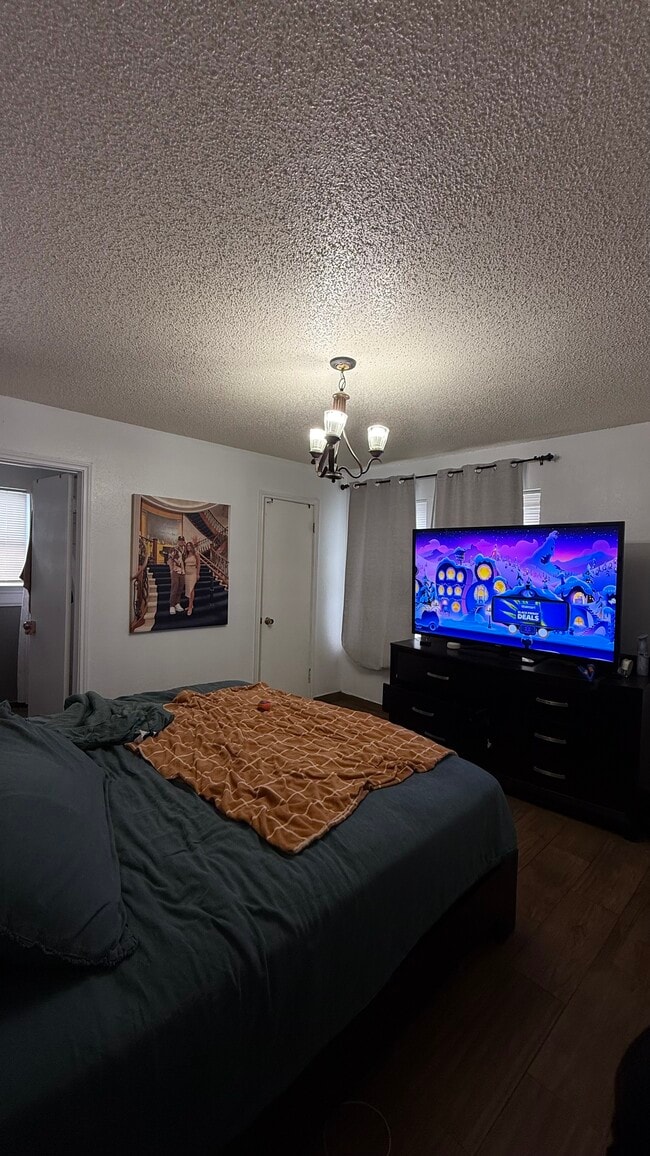 Building Photo - 1610 Mona Dr